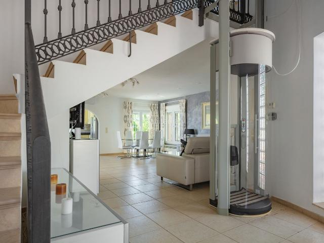 Casa en venta en Xàbia, Cap Martí El Tossalet Pinomar. Elegante villa Amelia con vistas al mar en Jávea, cerca de la Playa del Arenal. Casas.