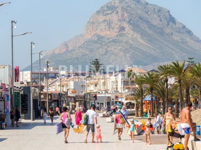 Casa en venta en Xàbia, Cap Martí El Tossalet Pinomar. Proyecto de moderna villa de lujo con licencia en venta en Jávea. Casas.