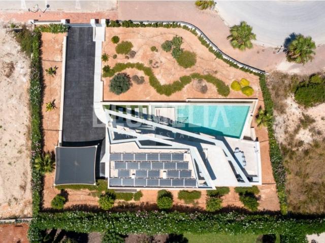 Casa en venta en Xàbia, Cap Martí El Tossalet Pinomar. Villa de estilo moderno con vistas despejadas en venta en Jávea. Casas.