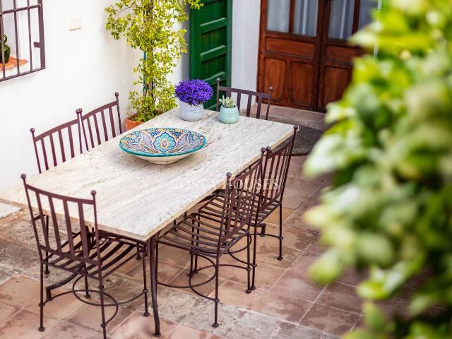 Casa en venta en Xàbia, Centro Ciudad. OPORTUNIDAD UNICA EN EL CASCO ANTIGUO DE JAVEA CON POSIBILIDAD DE USO HOTELERO. Casas.