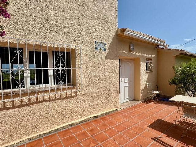 Casa en venta en Xàbia, La Granadella Costa Nova. Ubicada en la codiciada zona residencial de Cap Martiacute, en Jaacutevea, esta encantadora villa de estilo mediterraacuteneo ofre. Casas.