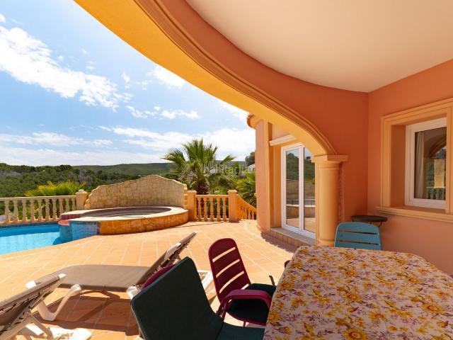 Casa en venta en Xàbia, Partida Comunes Adsubia. Encantadora villa mediterraacutenea con vistas al mar en venta en Cansalades, JaacuteveaEsta villa con mucho caraacutecter se encu. Casas.
