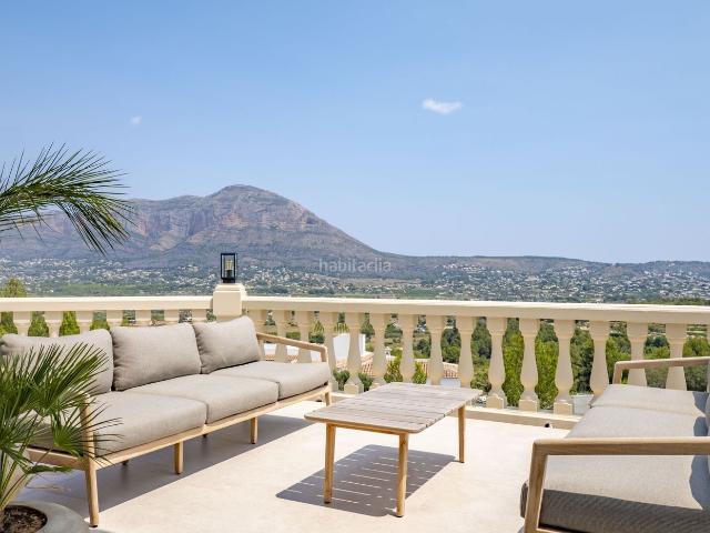Casa en venta en Xàbia, Partida Tosal Zona dels Castellans. Villa Vistamare de estilo mediterráneo con vistas únicas en Jávea. Casas.
