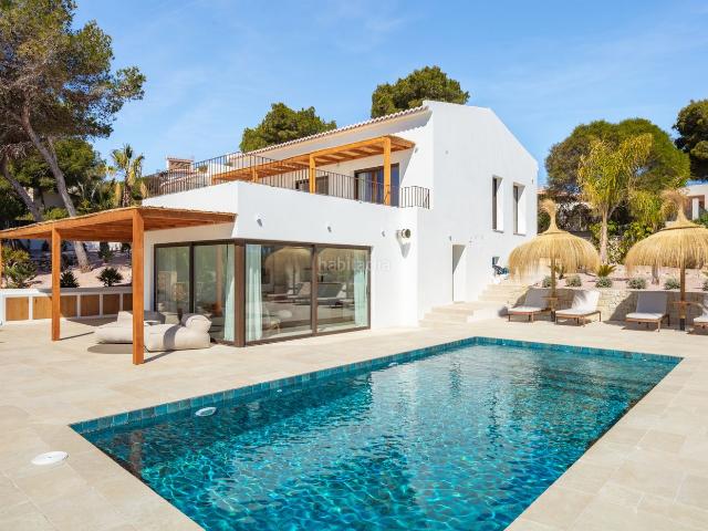 Casa en venta en Xàbia, Portichol Balcón al Mar. Elegante villa Avelune con impresionantes vistas al Mediterráneo. Casas.