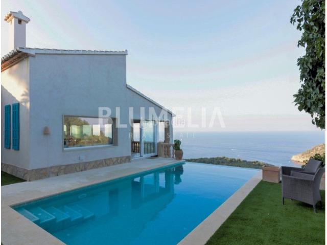 Casa en venta en Xàbia, Portichol Balcón al Mar. Villa mediterránea con vistas frontales al mar en venta en Jávea. Casas.