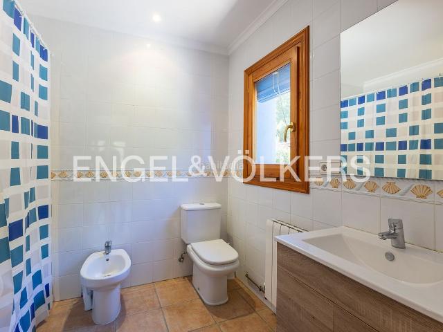 Casa en venta en Xaló. 3 casas y un apartamento con 5241 m2 de terreno. Casas.