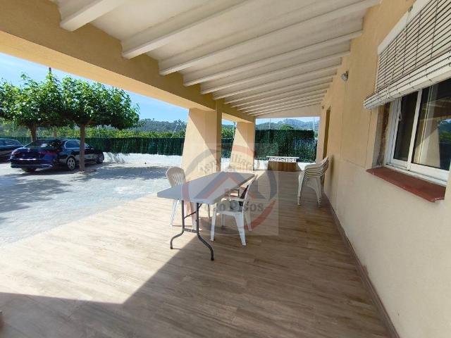 Casa en venta en Xàtiva. Caseta con placas solares en Xàtiva vivienda no registrada. Casas.