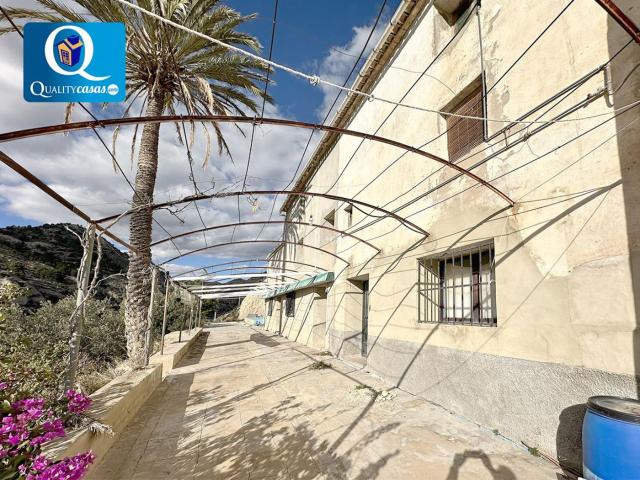Casa en venta en Xixona. Casa en venta en JijonaXixona, 6 dormitorios. Casas.