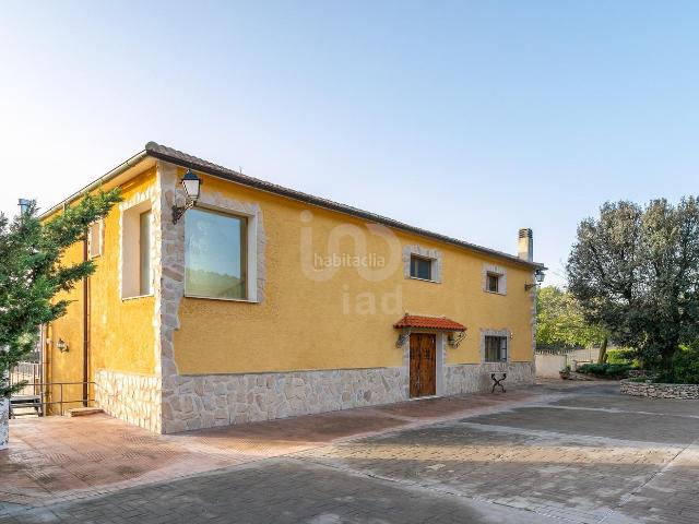 Casa en venta en Xixona. Casas.