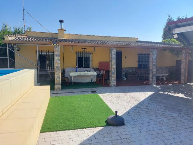 Casa en venta en Yuncler. EUROFOMENTO VENDE PARCELA CON VIVIENDA COCINA CAMPERA. Casas.
