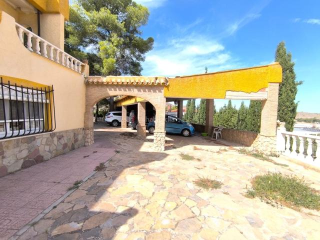 Casa en venta en Yecla. Casas.