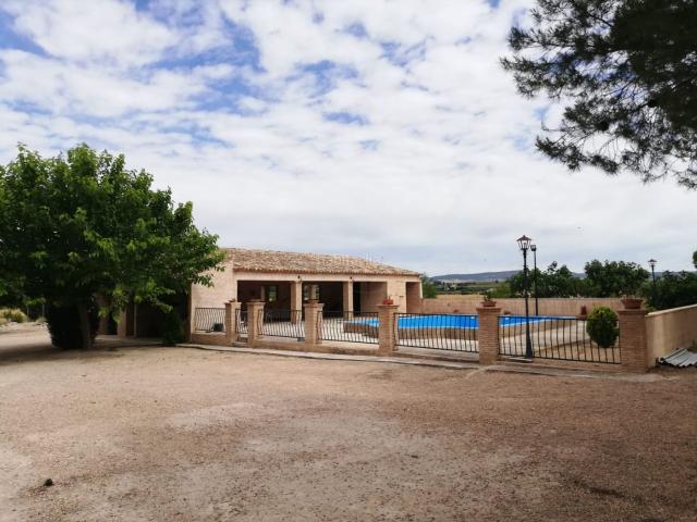 Casa en venta en Yecla. Casas.
