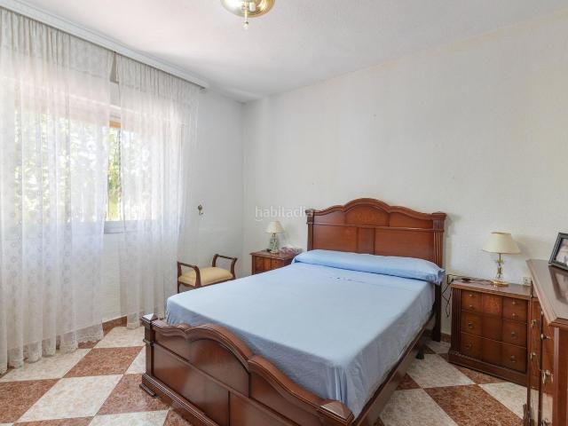 Casa en venta en Zubia La, La Zubia Ciudad. EXCELENTE OPORTUNIDAD EN LA ZUBIA CON PATIO Y JARDÍN. Casas Zubia.