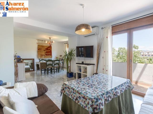 Casa en venta en Zubia La, La Zubia Ciudad. Magnífica vivienda unifamiliar en una de las zonas residenciales más tranquilas y demandadas de La Zubia. Casas Zubia.