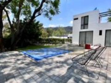 CASA EN VENTA EN ZAPOPAN DENTRO DE COTO EN LAS CAÑADAS ALBERCA PROPIA