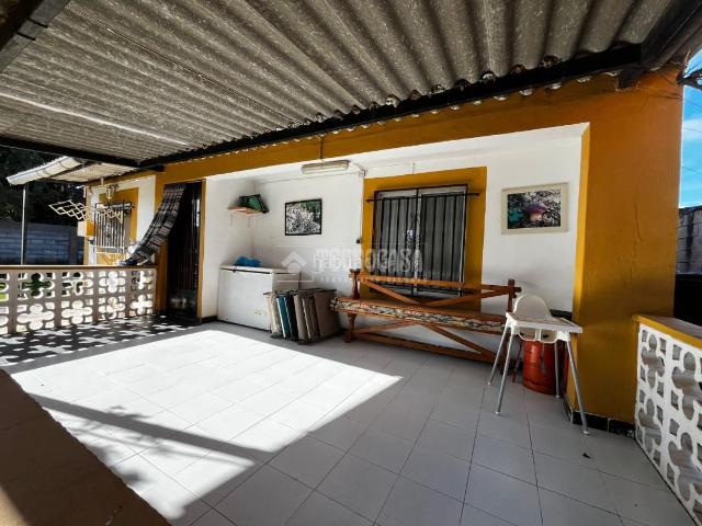 Casa en venta en Zaragoza, Garrapinillos. Casa en venta en Zaragoza. Casas.