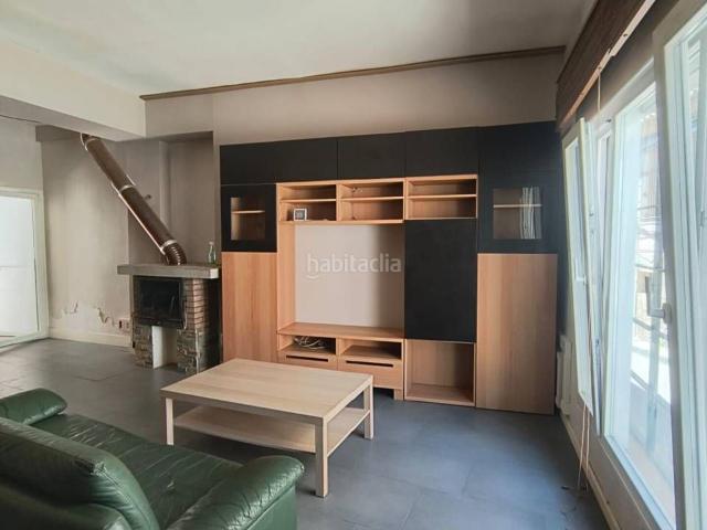 Casa en venta en Zaragoza, Juslibol. EXCLUSIVA VIVIENDA DE 152 M CON CHIMENEA, BUHARDILLA Y TERRAZA PRIVADA EN CALLE LA IGLESIA, 4. Casas.