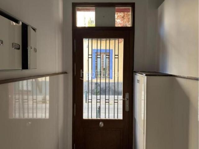 Casa en venta en Zaragoza, Las Fuentes. IDEAL PARA INVERSORES EDIFICIO EN LA CALLE FIGUERAS. Casas.