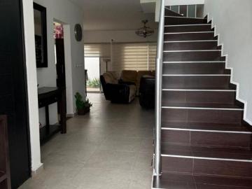 Casa en Venta en Zona Country Residencial Zafiro, Equipada y amenidades. Villahermosa, Tabasco MX