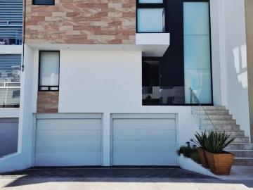 CASA EN VENTA EN ZONA PLATEADA