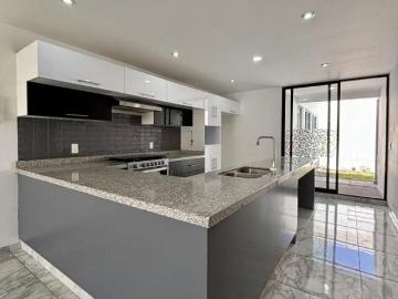 CASA EN VENTA EN ZONA PLATEADA CON AMPLIOS ESPACIOS
