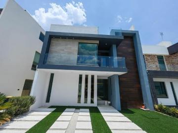 Casa en venta en zona plateada Pachuca nueva 4 habitaciones