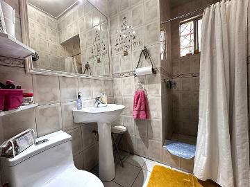 Casa en Venta en Ñuñoa 7 dormitorios 4 baños