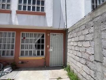 Casa en venta en 2a cerrada de los Arrayanes, los Héroes II SECC. Bosques, Tecamac, Edo. Méx