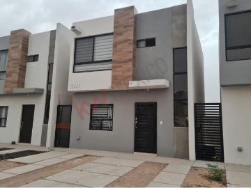 Casa en venta equipada para estrenar fracc. Versalles privada paris ii