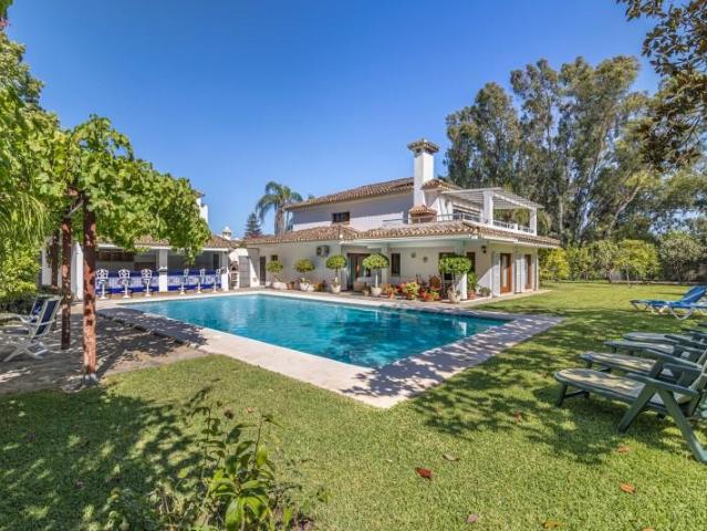 Casa en venta Estepona