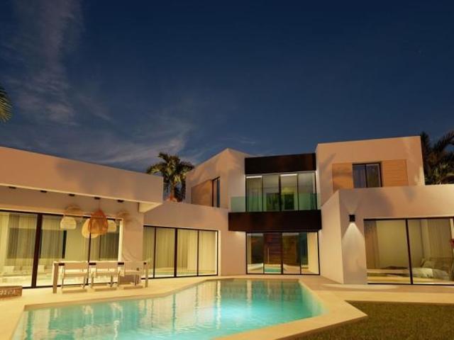 Casa en venta Estepona