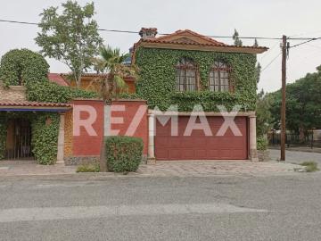 CASA EN VENTA ESTILO COLONIAL MEXICANO EN LAS PALMAS DE LOS NOGALES