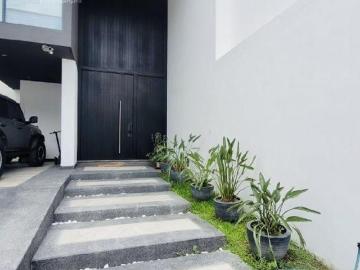 Casa en Venta, Estricta Seguridad, El Uro, Monterrey, Nuevo León