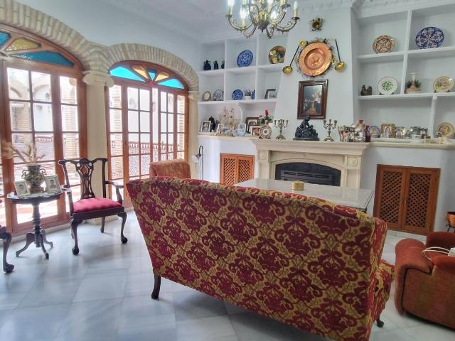 CASA EN VENTA FERNAN NUÑEZ