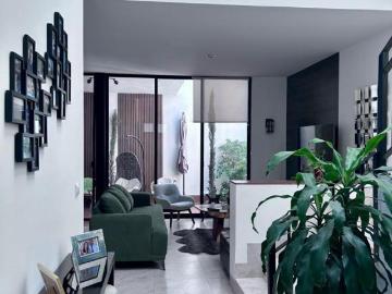 CASA EN VENTA, FRAC. SACROMONTE, ZONA SUR MAYORAZGO