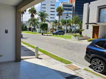 Casa en Venta Frac. Valle Real