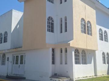 CASA EN VENTA FRACC ALAMEDAS FRENTE A CLUB DE GOLF LAS FUENTES