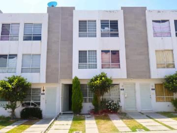 Casa en venta, Fracc. Bosques de Chpultepec. Cluster Roble, C.Roble. N. 7, Lt 9, Mz 4, Puebla