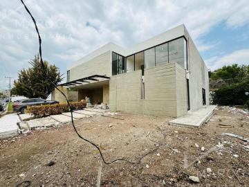 Casa en Venta Fracc. Club de Golf en Pachuca con 620 M2 de Terreno