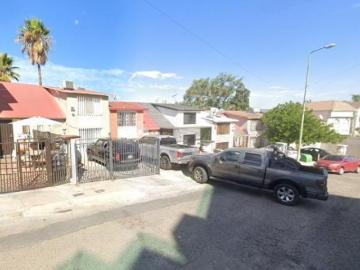 CASA EN VENTA, FRACC. COLINAS DE AGUA CALIENTE, TIJUANA, BAJA CALIFORNIA