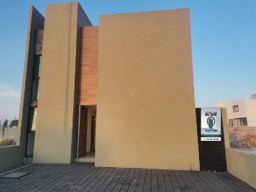 CASA EN VENTA FRACCIONAMIENTO CARLOTA CORREGIDORA