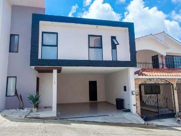 Casa en venta Fraccionamiento Privado Las Palomas