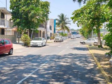 CASA EN VENTA FRACCIONAMIENTO REFORMA AV. PRINCIPAL