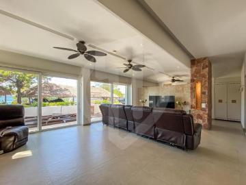 Casa en Venta. Frente a la Laguna. con Muelle Privado. Zona Hotelera. Cancún
