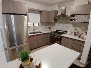 Casa en venta Frente a parque en Privada en Apodaca