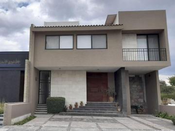 Casa en Venta Frente al Campo de Golf en Zirándaro, San Miguel de Allende