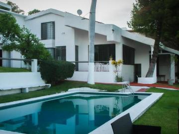 Casa en venta frente al lago de Tequesquitengo