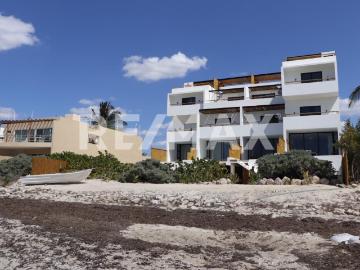 CASA EN VENTA, FRENTE AL MAR