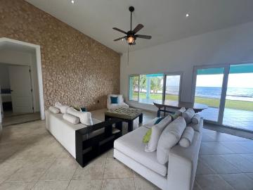 Casa en venta frente al mar
