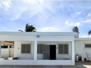 Casa en Venta Frente al Mar en Chuburna Puerto